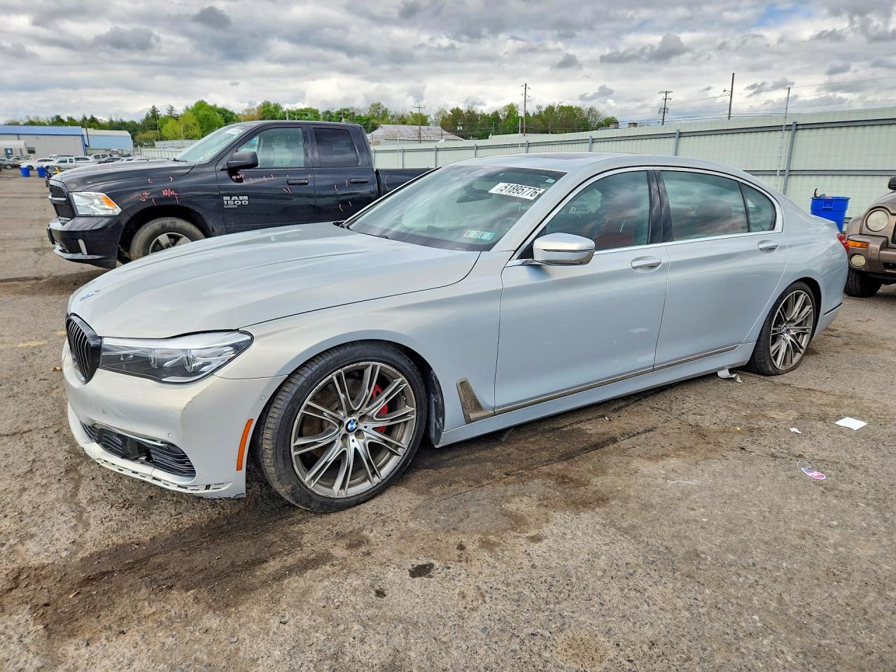 Salvage BMW 7 Series Image
