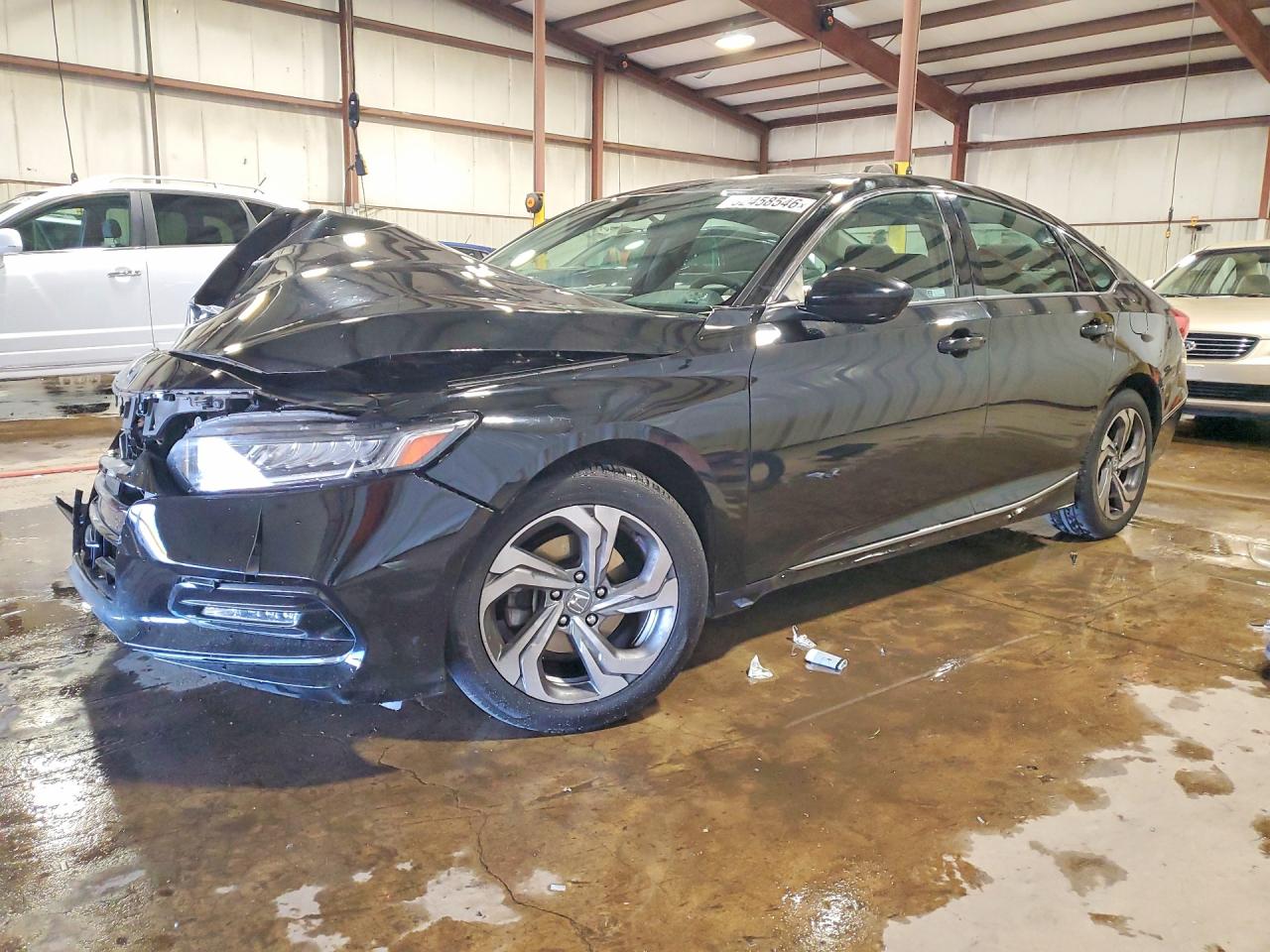 Salvage Honda Accord Image