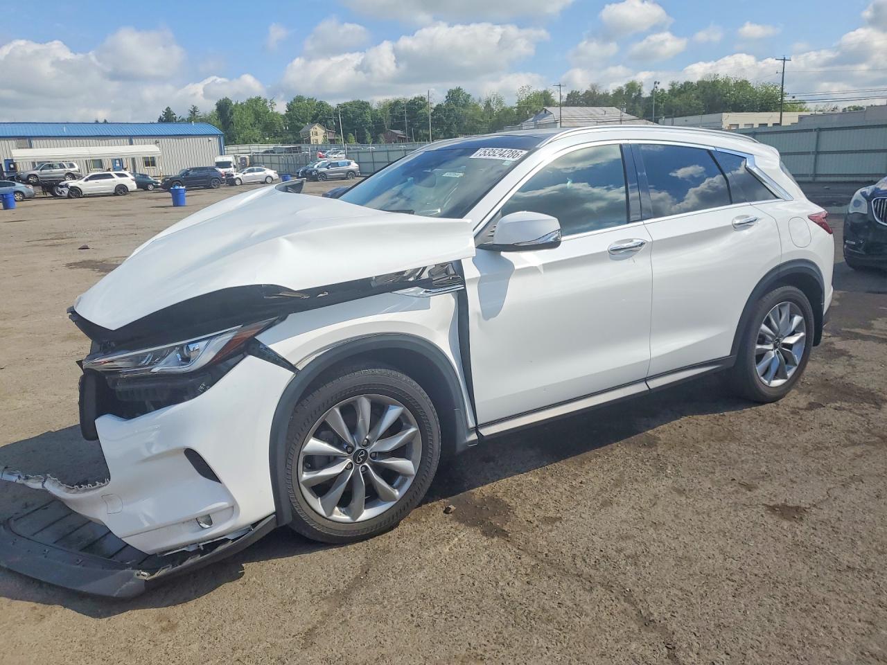 Salvage INFINITI Qx Image