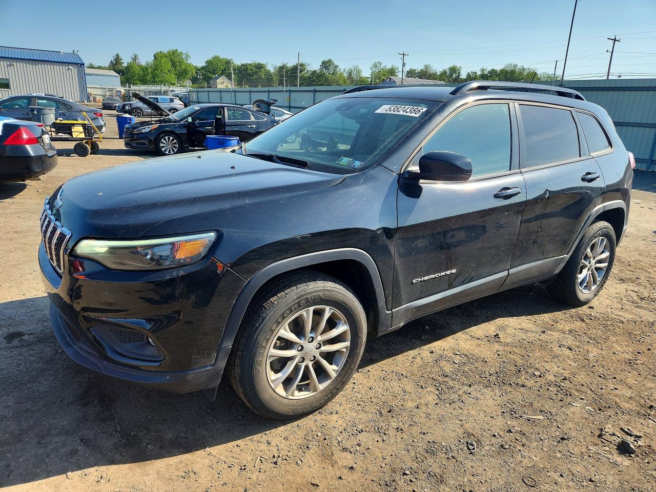 Salvage Jeep Cherokee Image