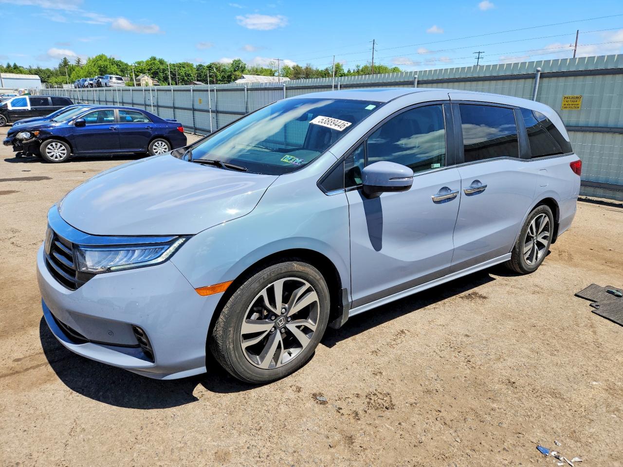 Salvage Honda Odyssey Image