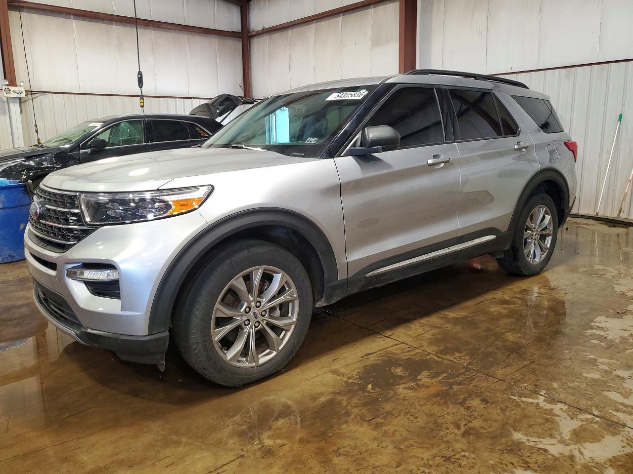 Salvage Ford Explorer Image