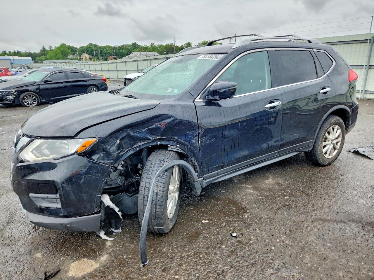 Salvage Nissan Rogue Image