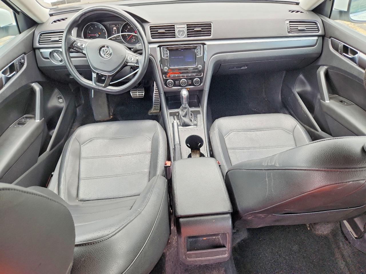 Volkswagen Passat R-line