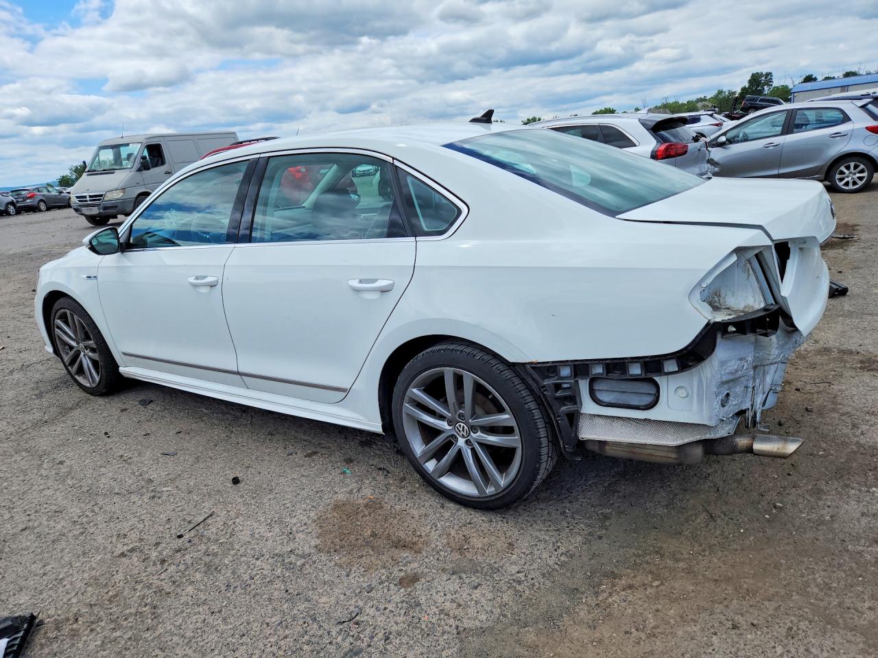 Volkswagen Passat R-line