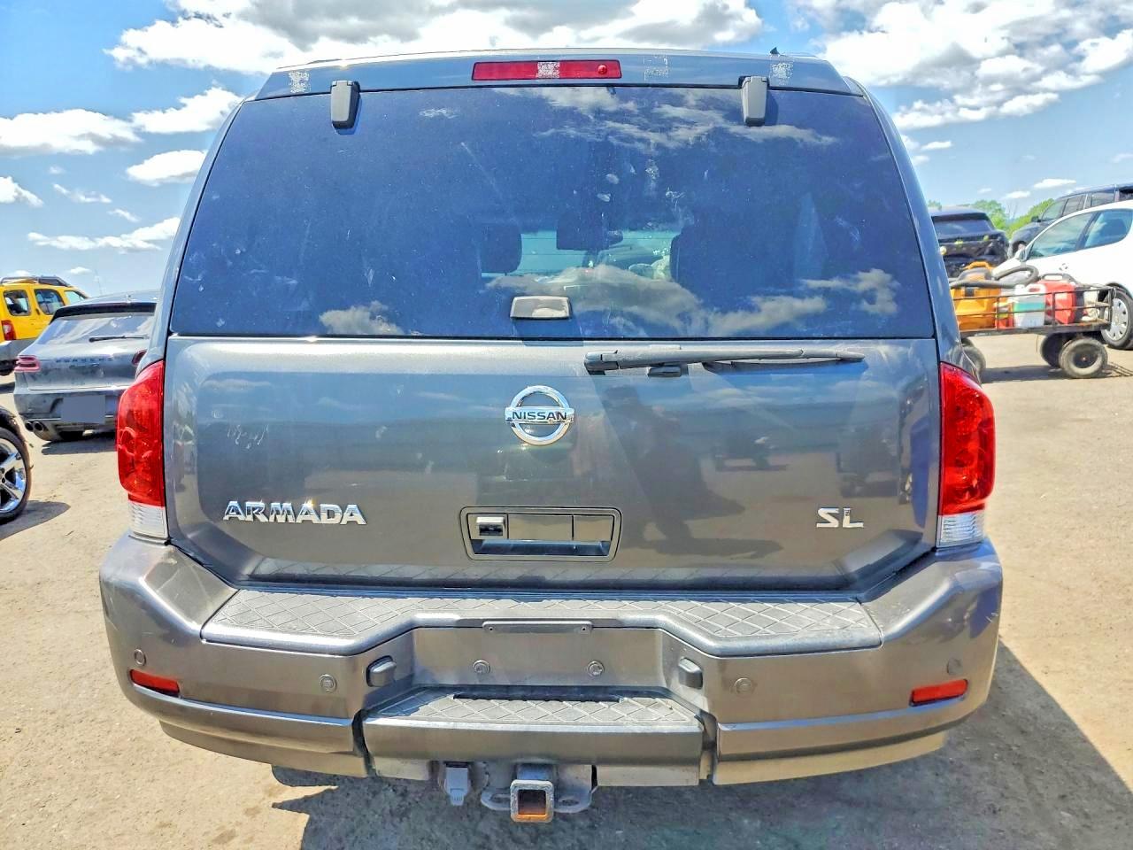 Nissan Armada Sv