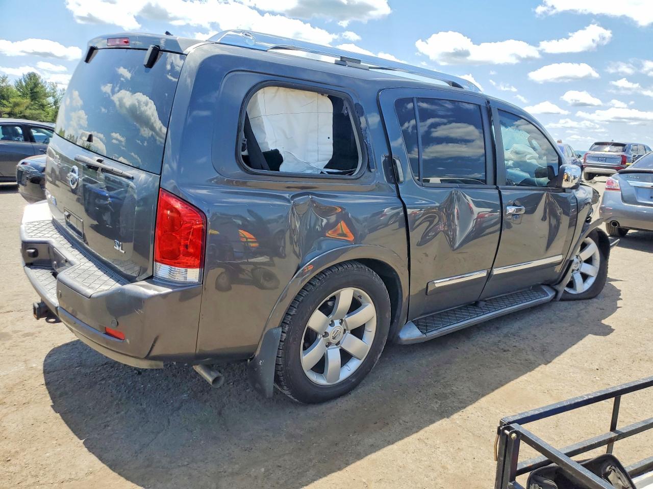 Nissan Armada Sv