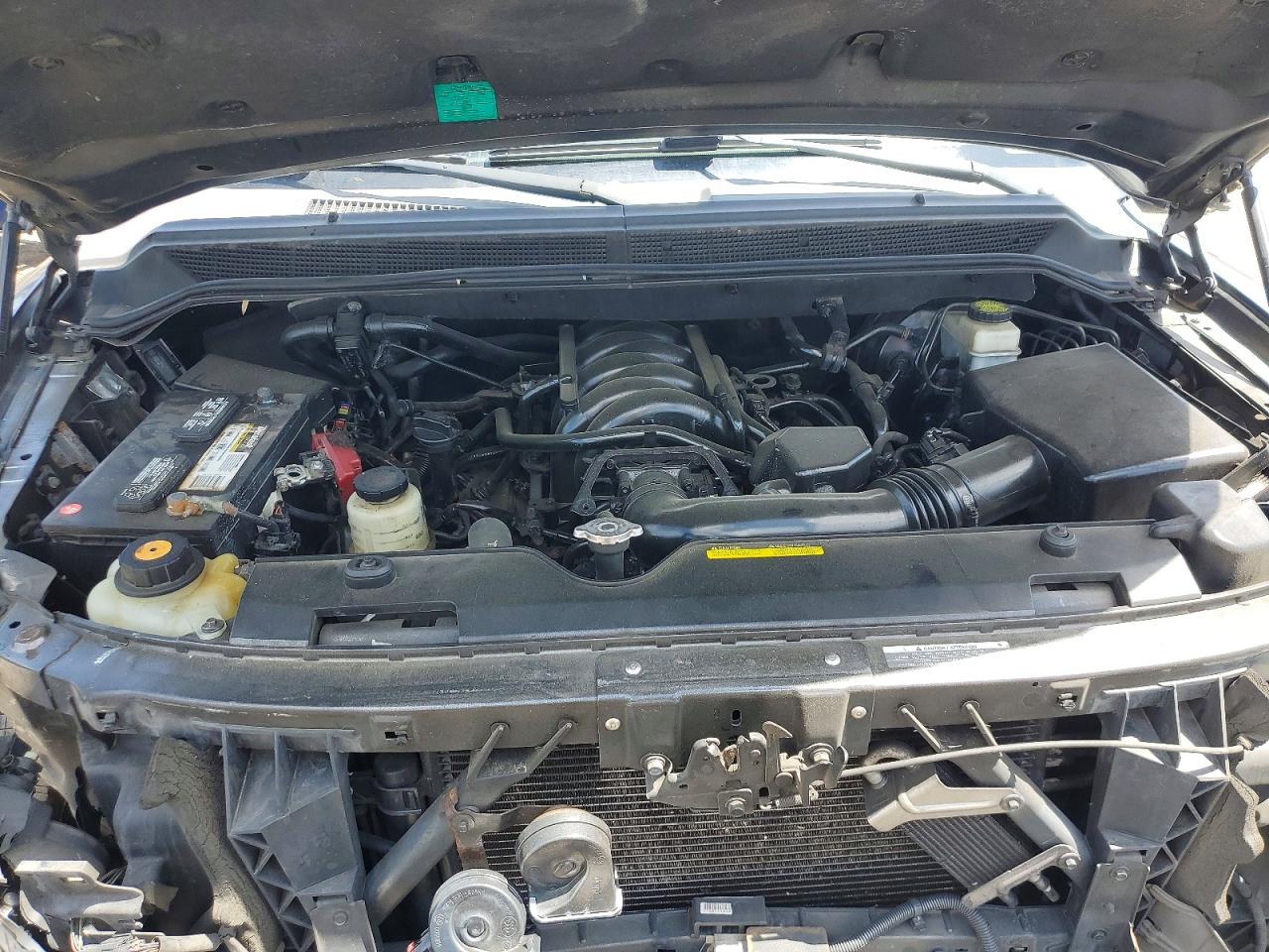 Nissan Armada Sv