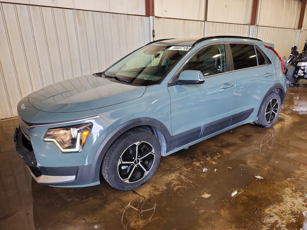 Salvage Kia Niro Image