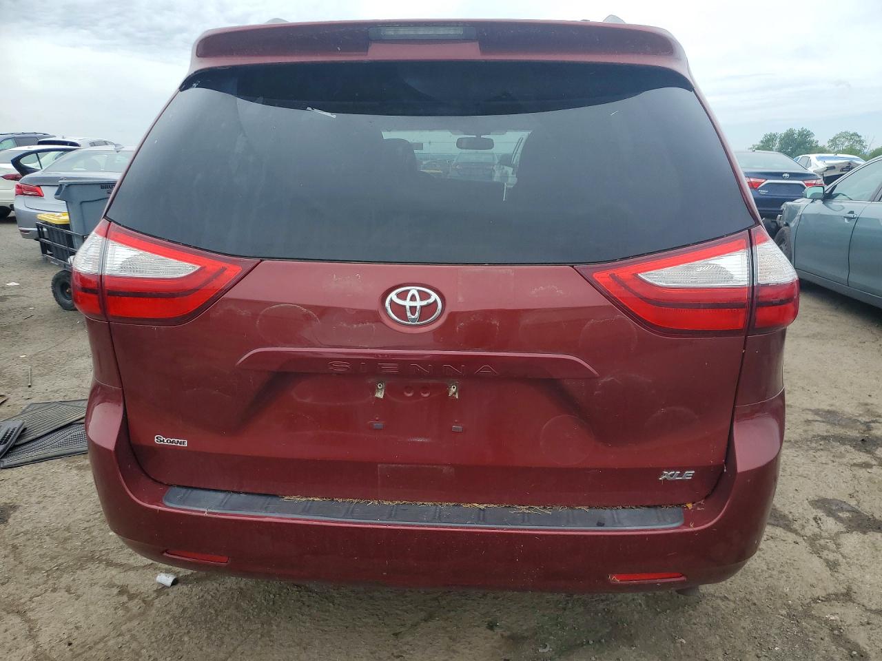 Toyota Sienna Xle 8-passenger
