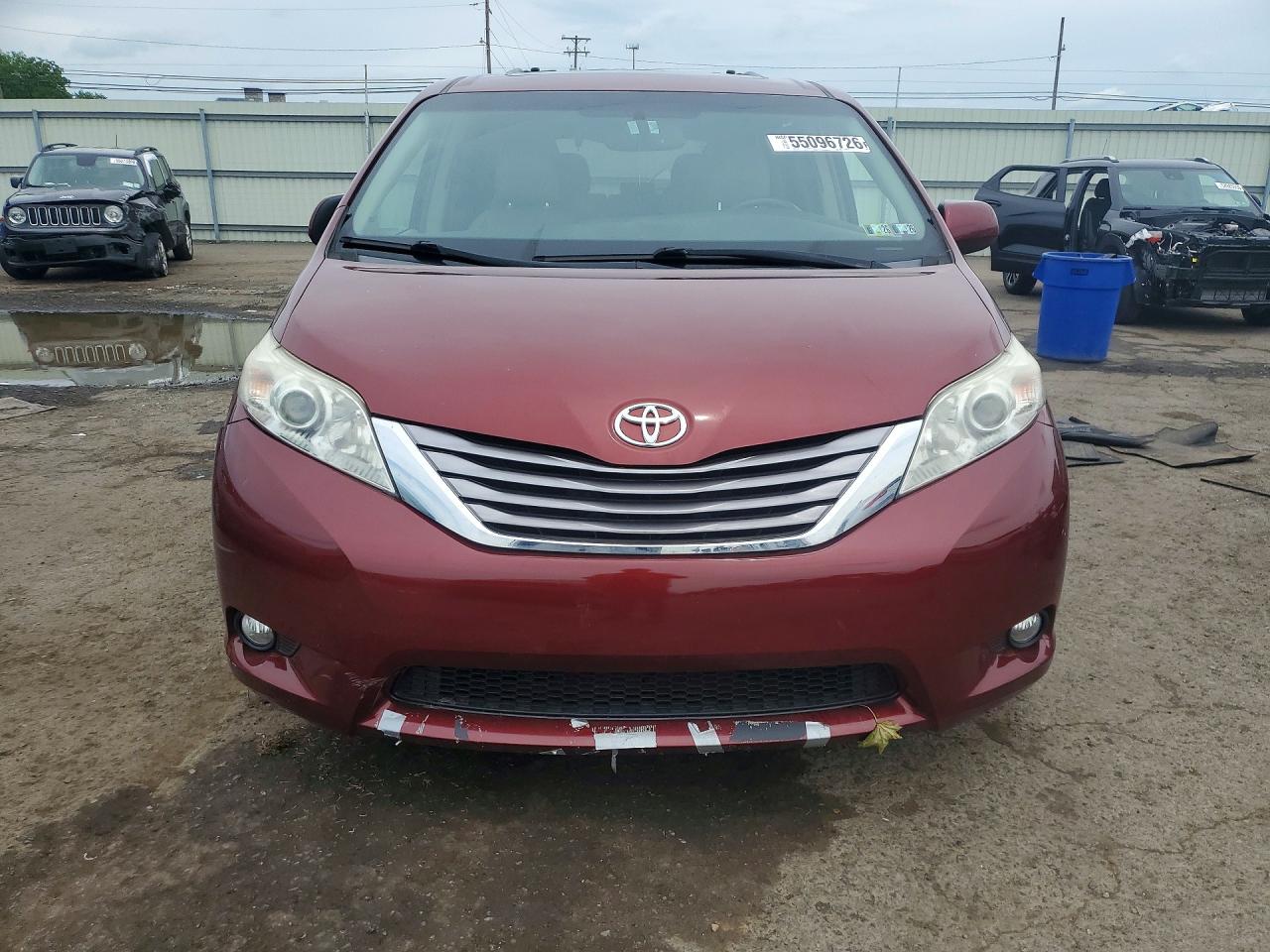 Toyota Sienna Xle 8-passenger