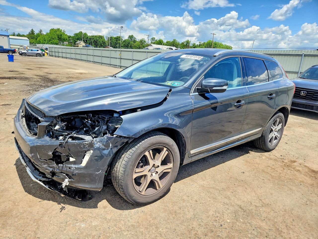 Salvage Volvo XC60 Image