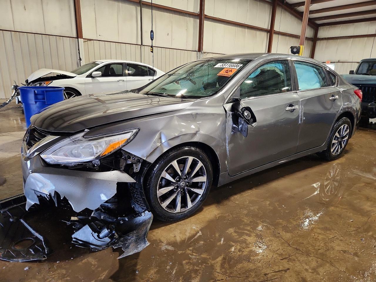 Salvage Nissan Altima Image