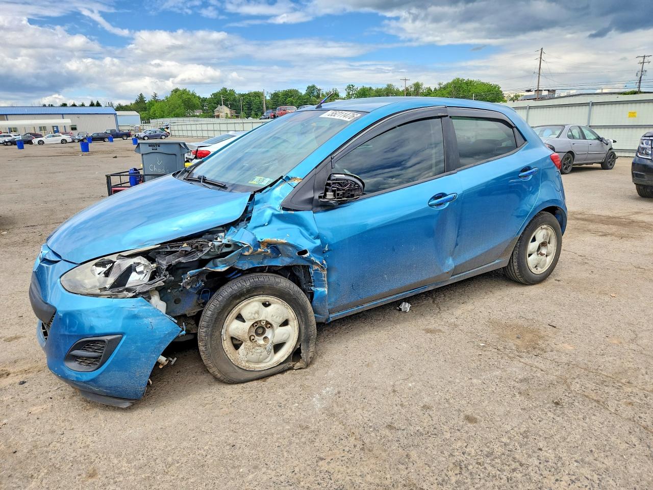 Salvage Mazda 2 Image