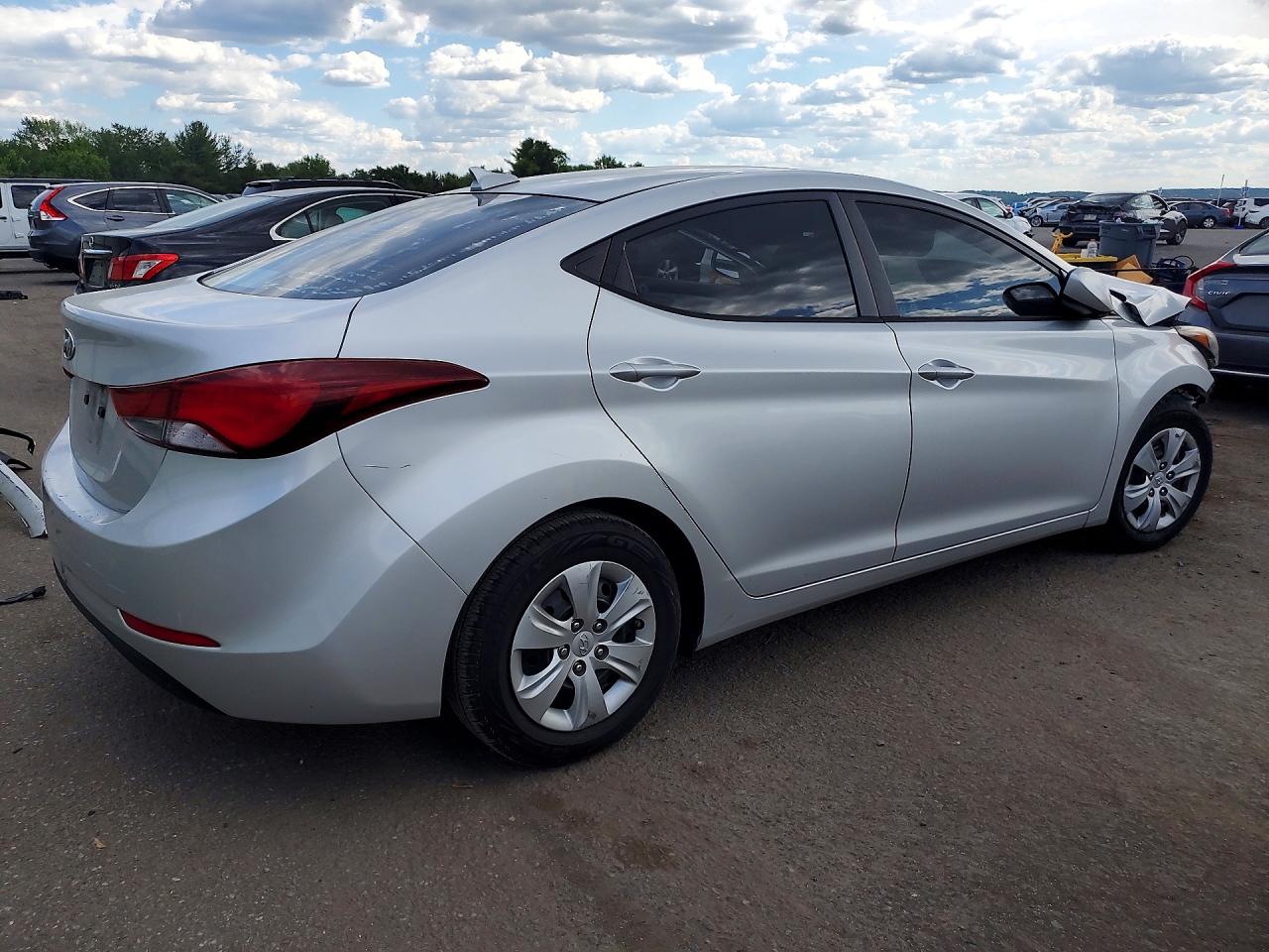 Hyundai ELANTRA Se