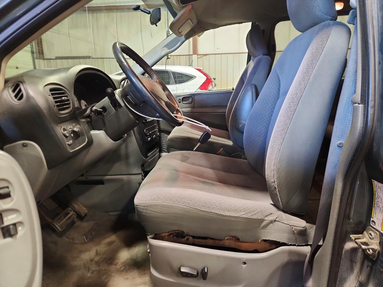 Dodge Caravan Sxt