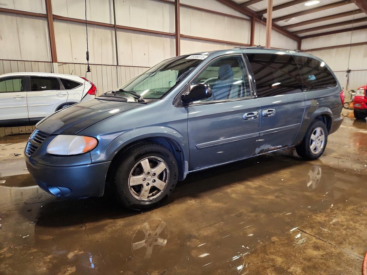 Salvage Dodge Caravan Image