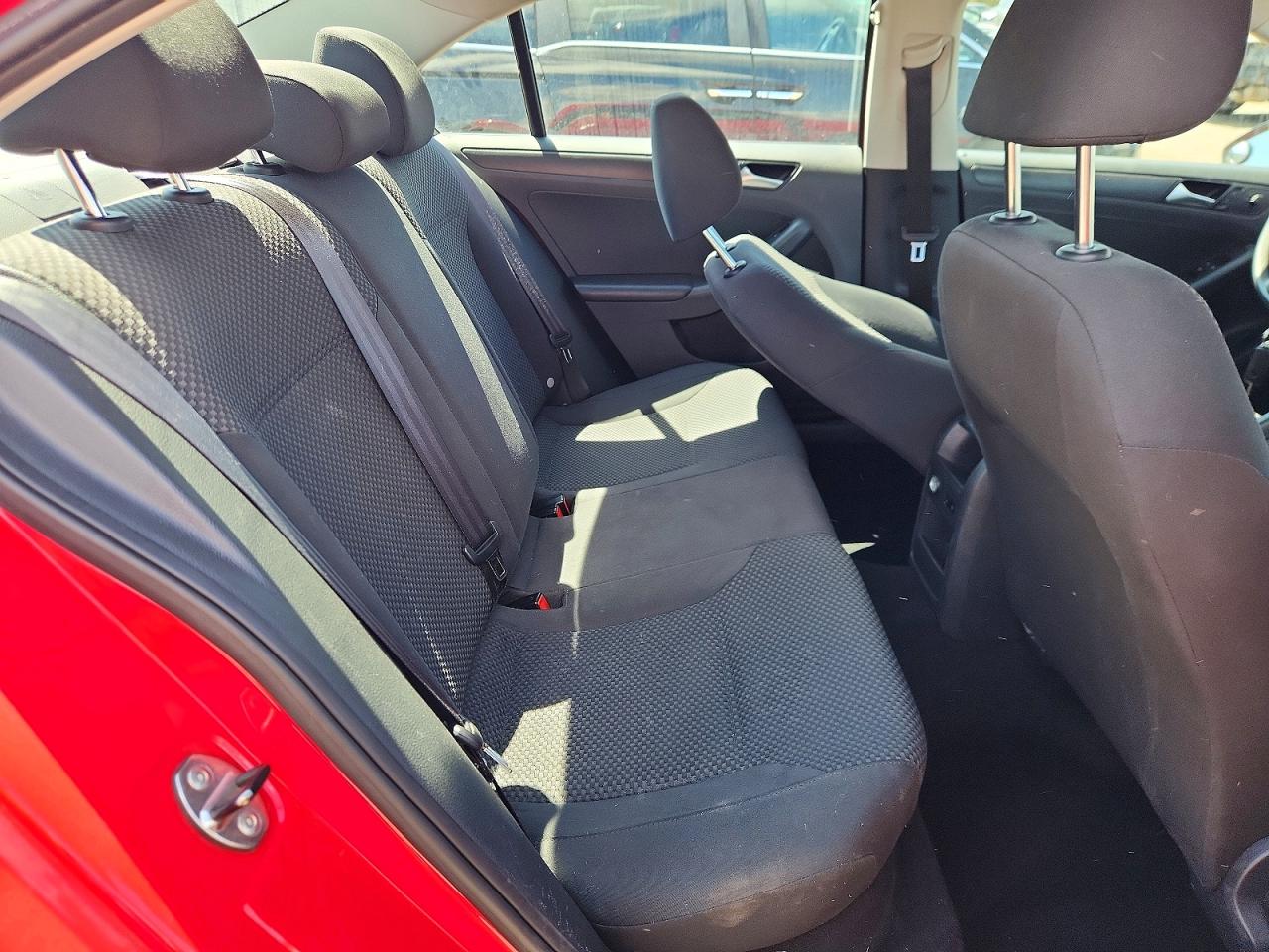 Volkswagen Jetta Base