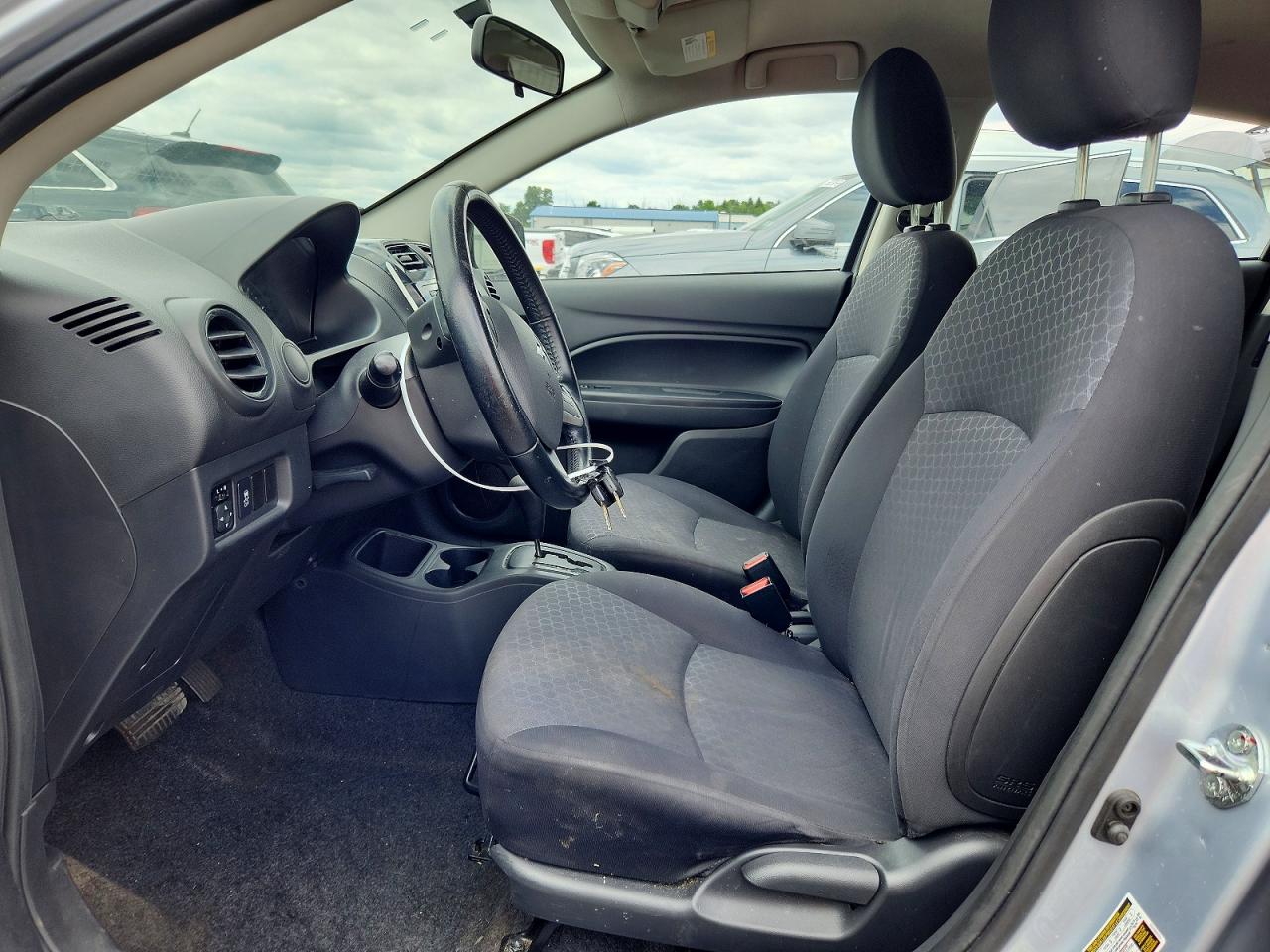 Mitsubishi Mirage Es