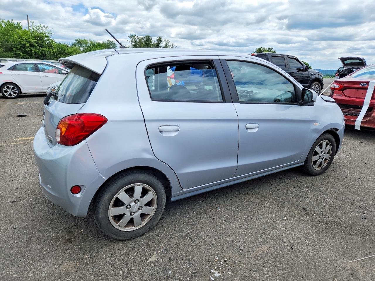 Mitsubishi Mirage Es