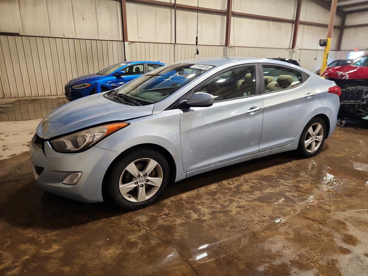 Salvage Hyundai ELANTRA Image