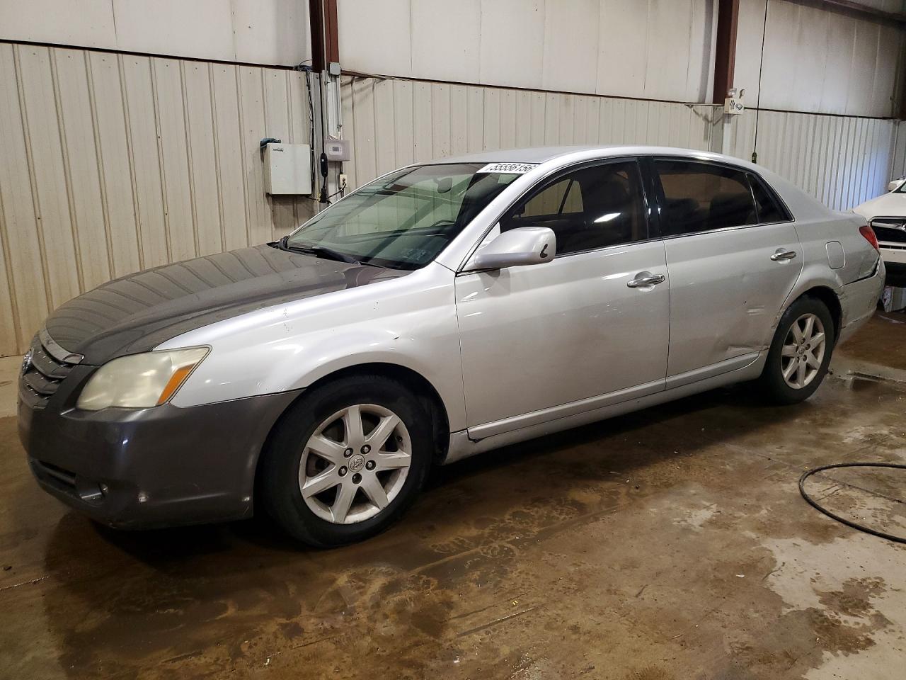 Salvage Toyota Avalon Image