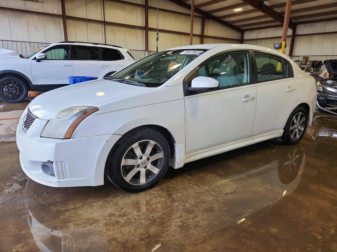 Salvage Nissan Sentra Image