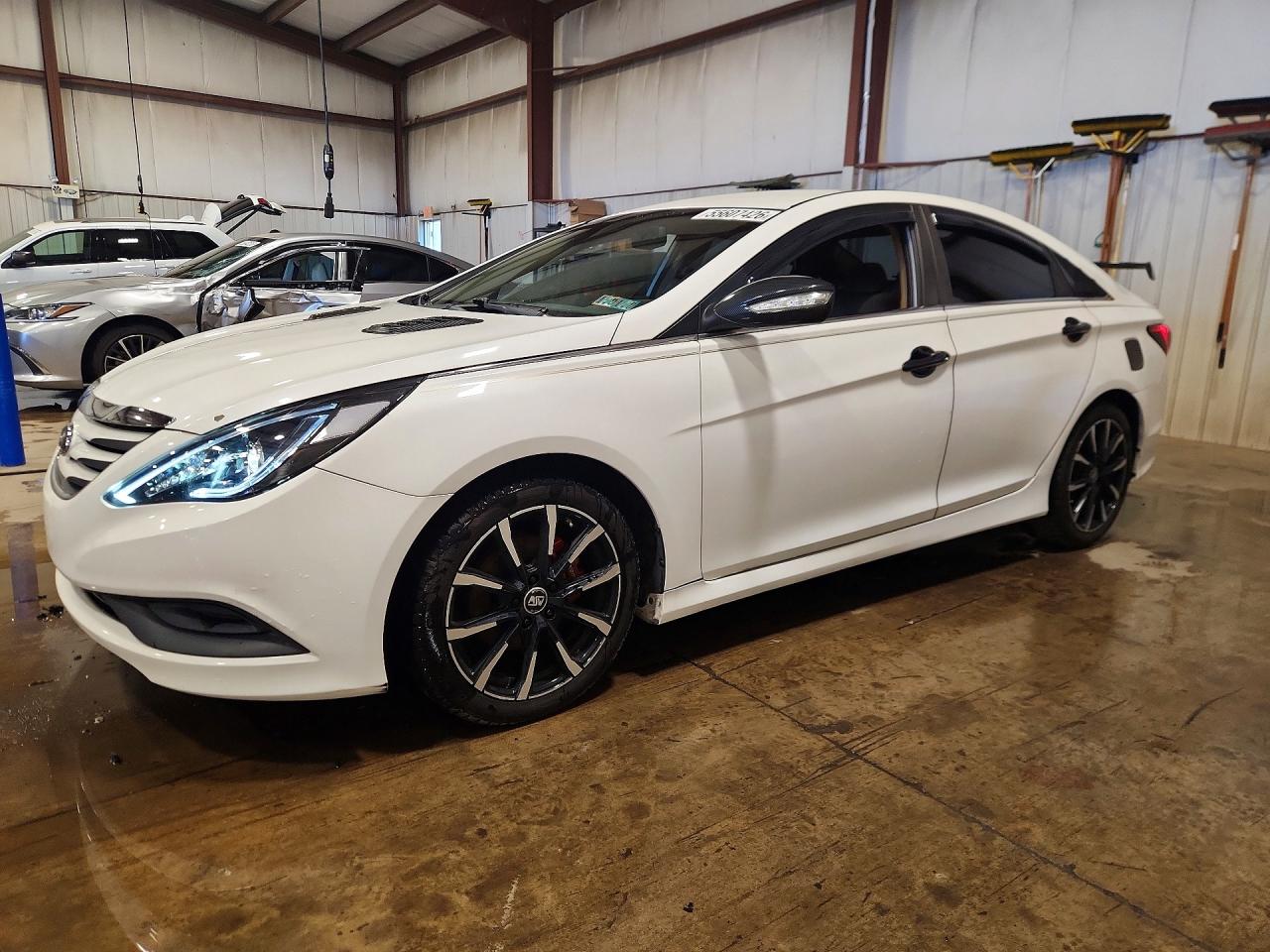 Salvage Hyundai SONATA Image
