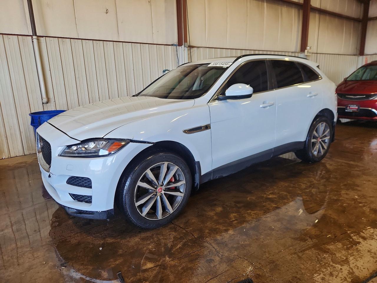 Salvage Jaguar F-PACE Image
