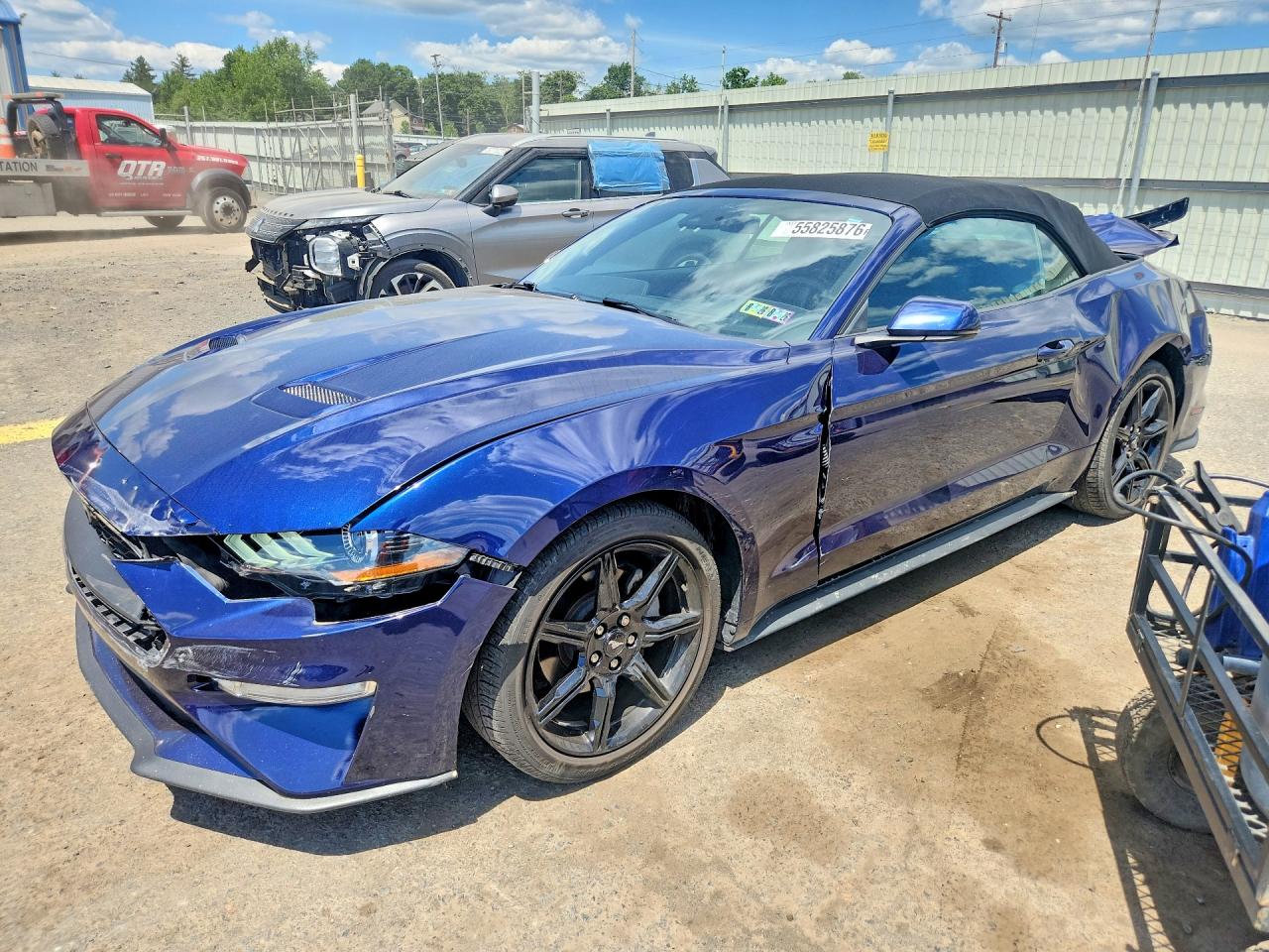Salvage Ford Mustang Image