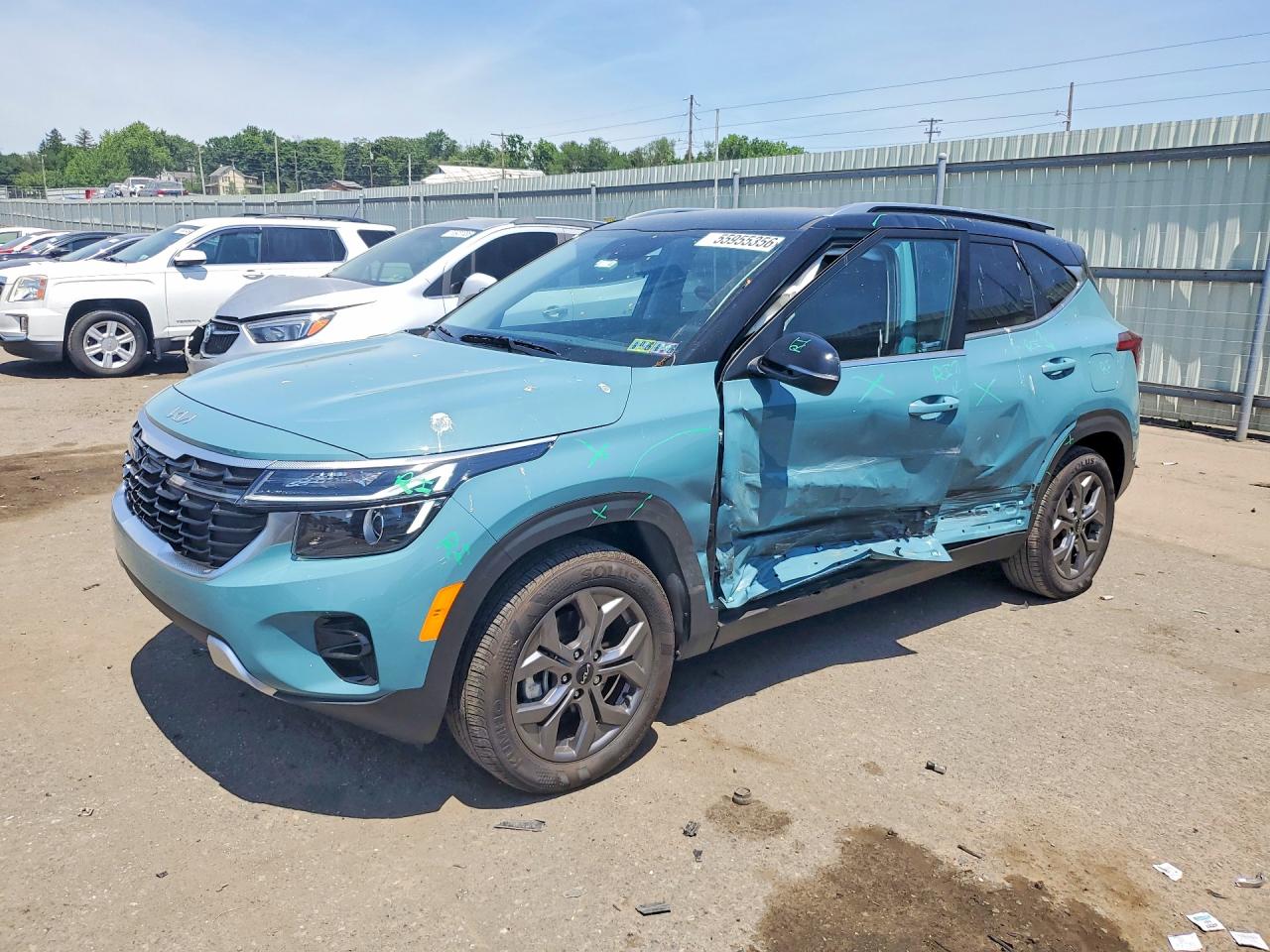 Salvage Kia Seltos Image