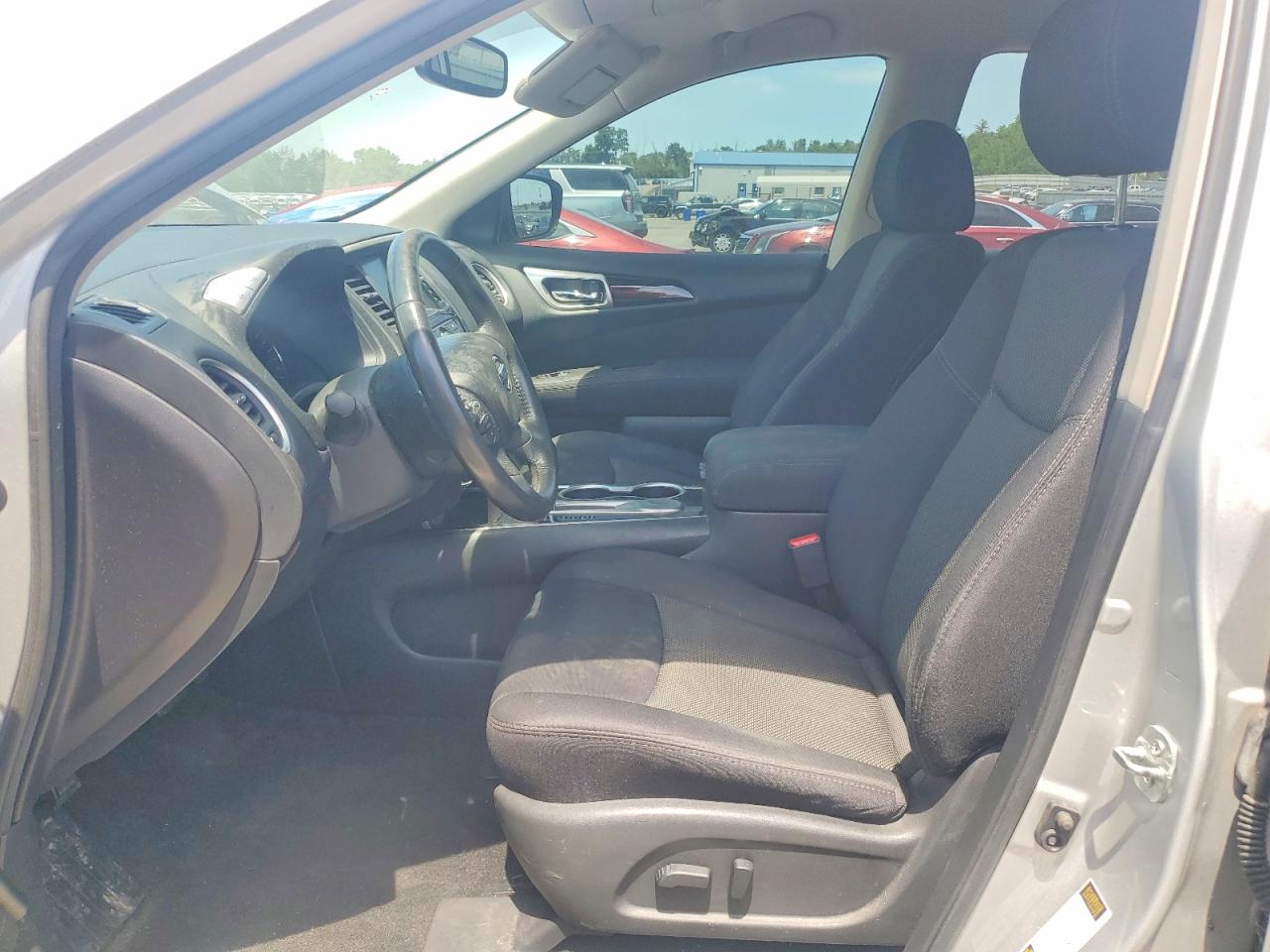 Nissan Pathfinder Sv