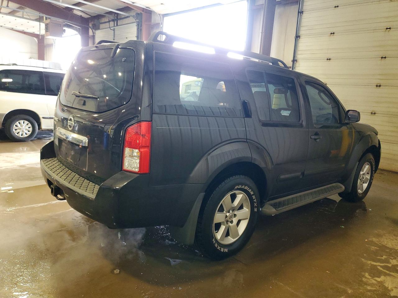 Nissan Pathfinder S