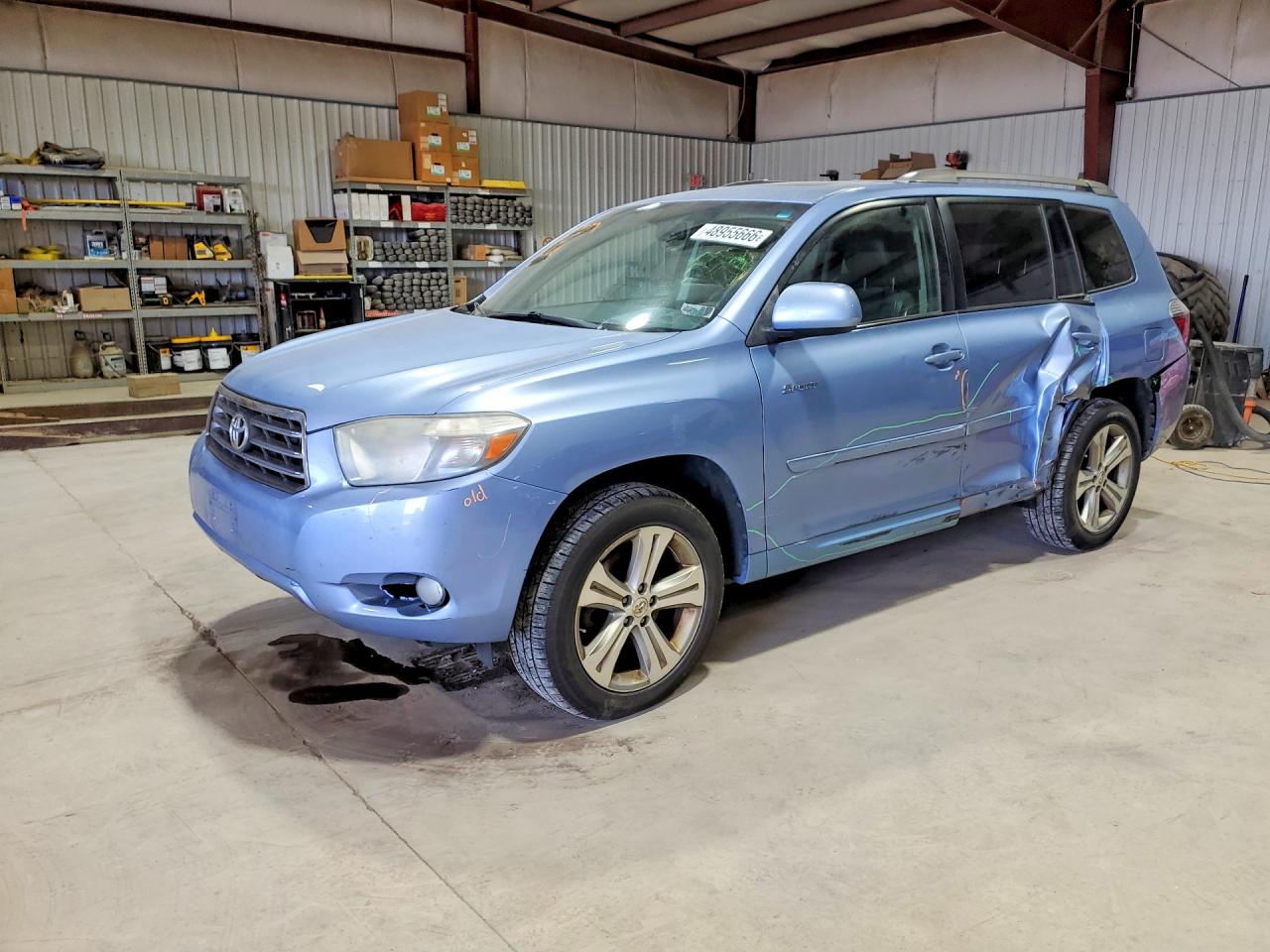 Salvage Toyota Highlander Image