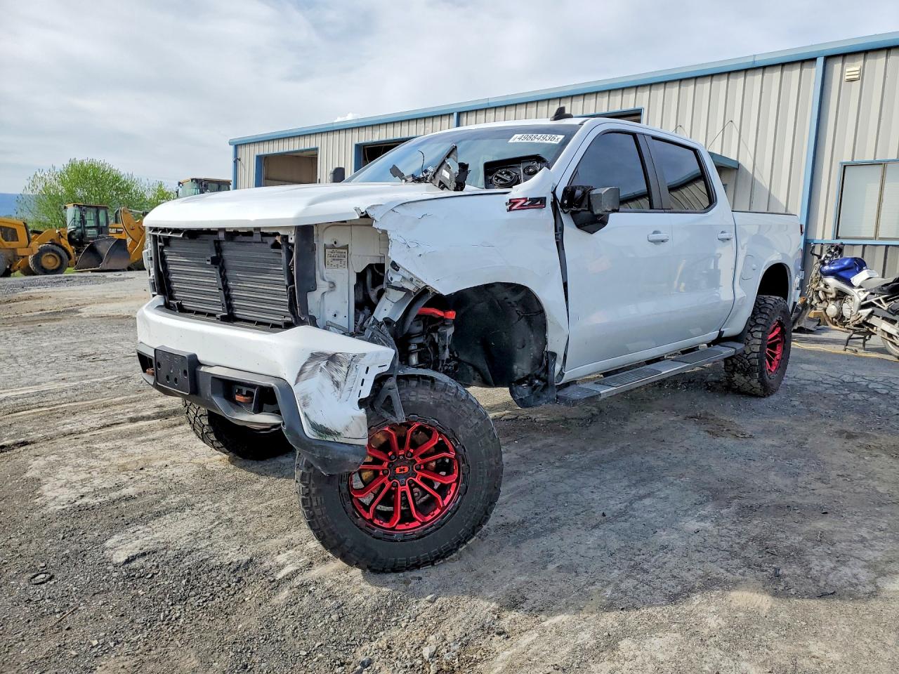 Salvage Chevrolet Silverado Image