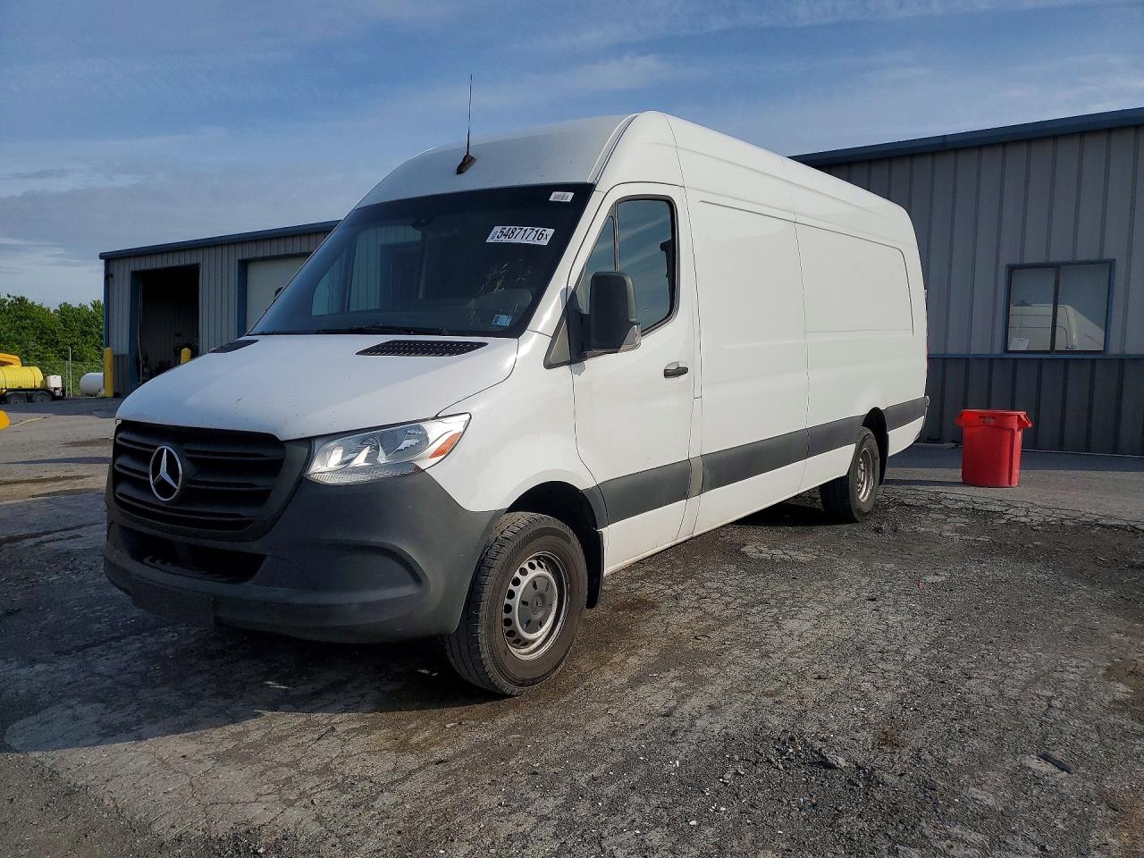 Salvage Mercedes-Benz Sprinter Image
