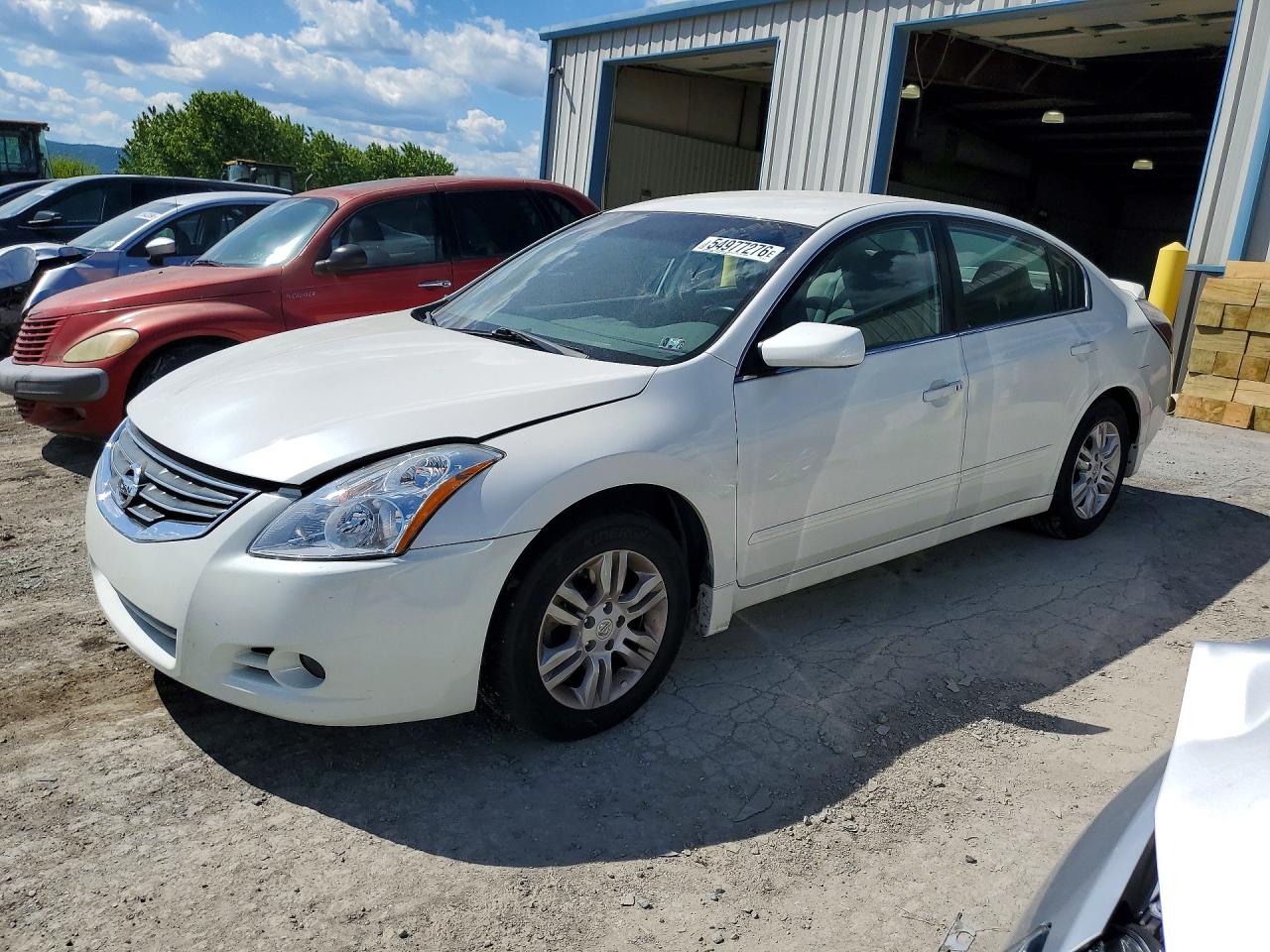 Salvage Nissan Altima Image