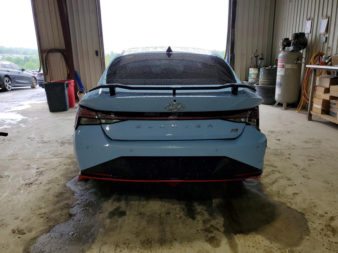 Hyundai ELANTRA Base