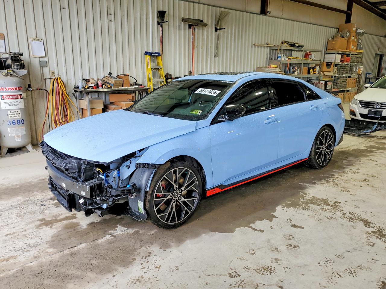 Salvage Hyundai ELANTRA Image