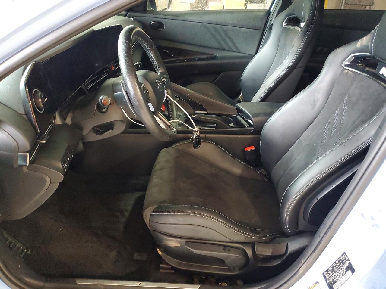 Hyundai ELANTRA Base