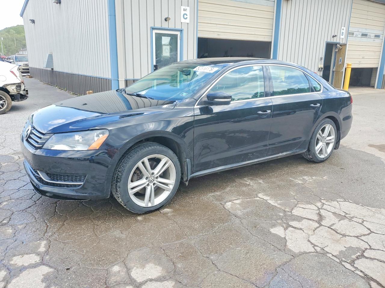 Salvage Volkswagen Passat Image