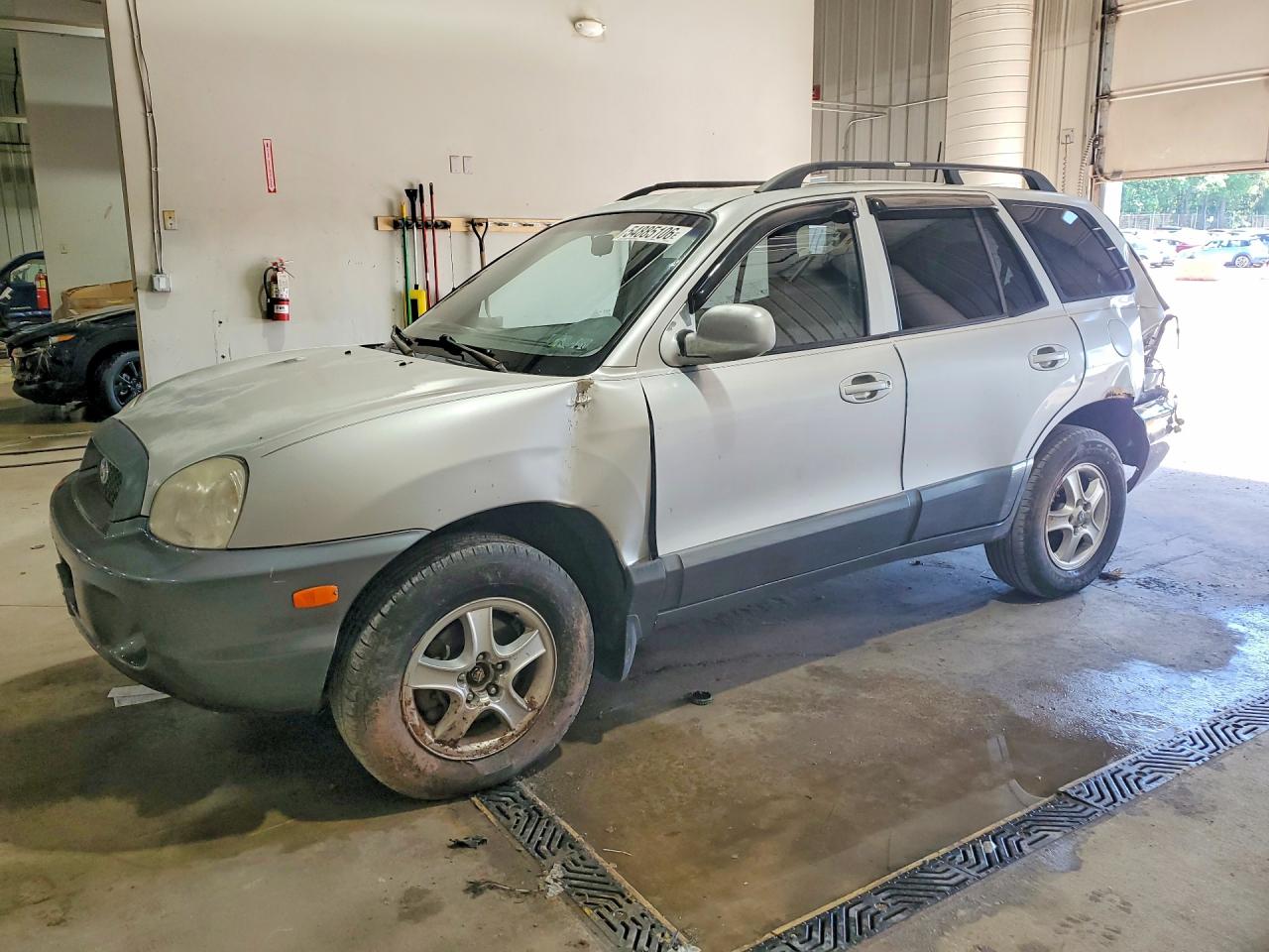 Salvage Hyundai SANTA FE Image