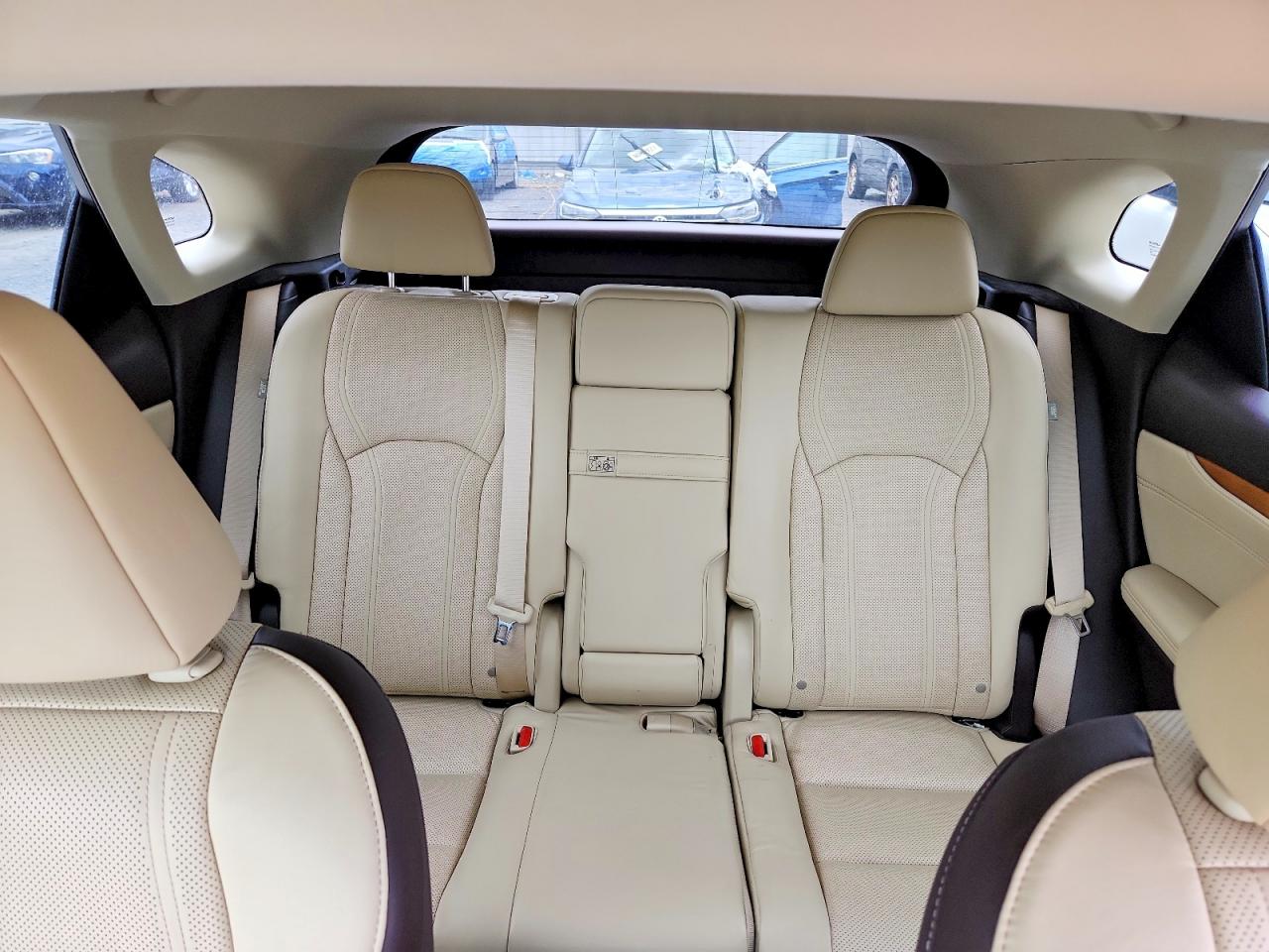 Lexus RX Base