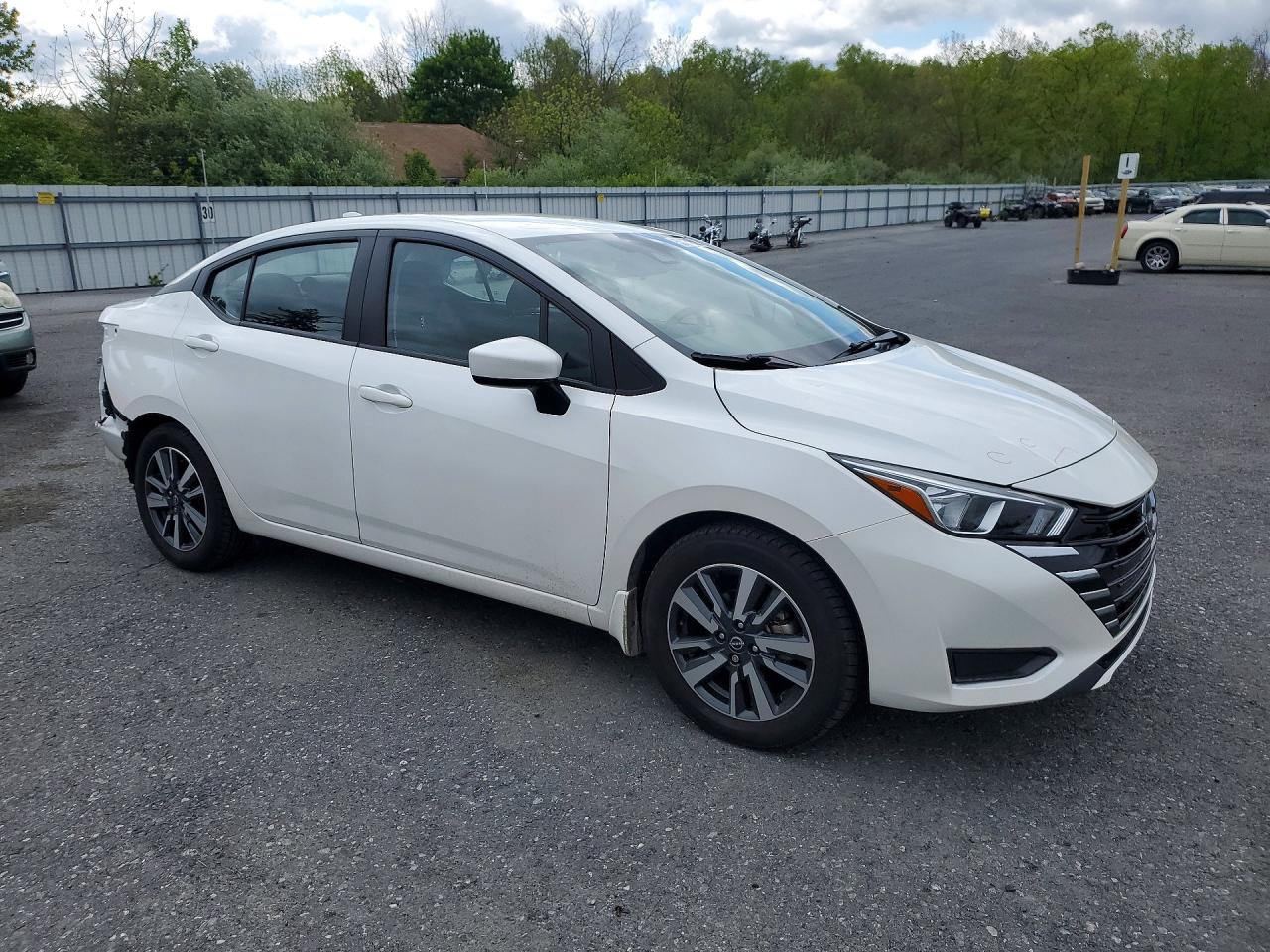 Nissan Versa Sv