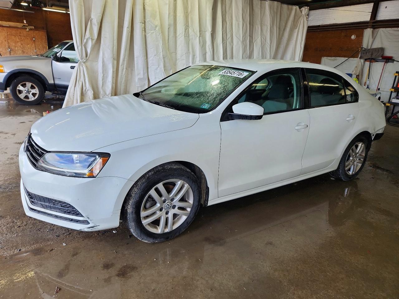 Salvage Volkswagen Jetta Image