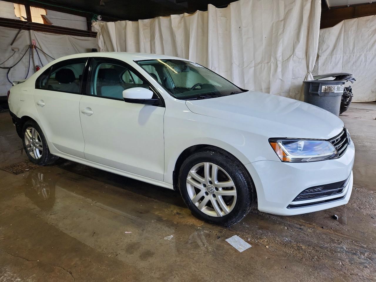 Volkswagen Jetta S