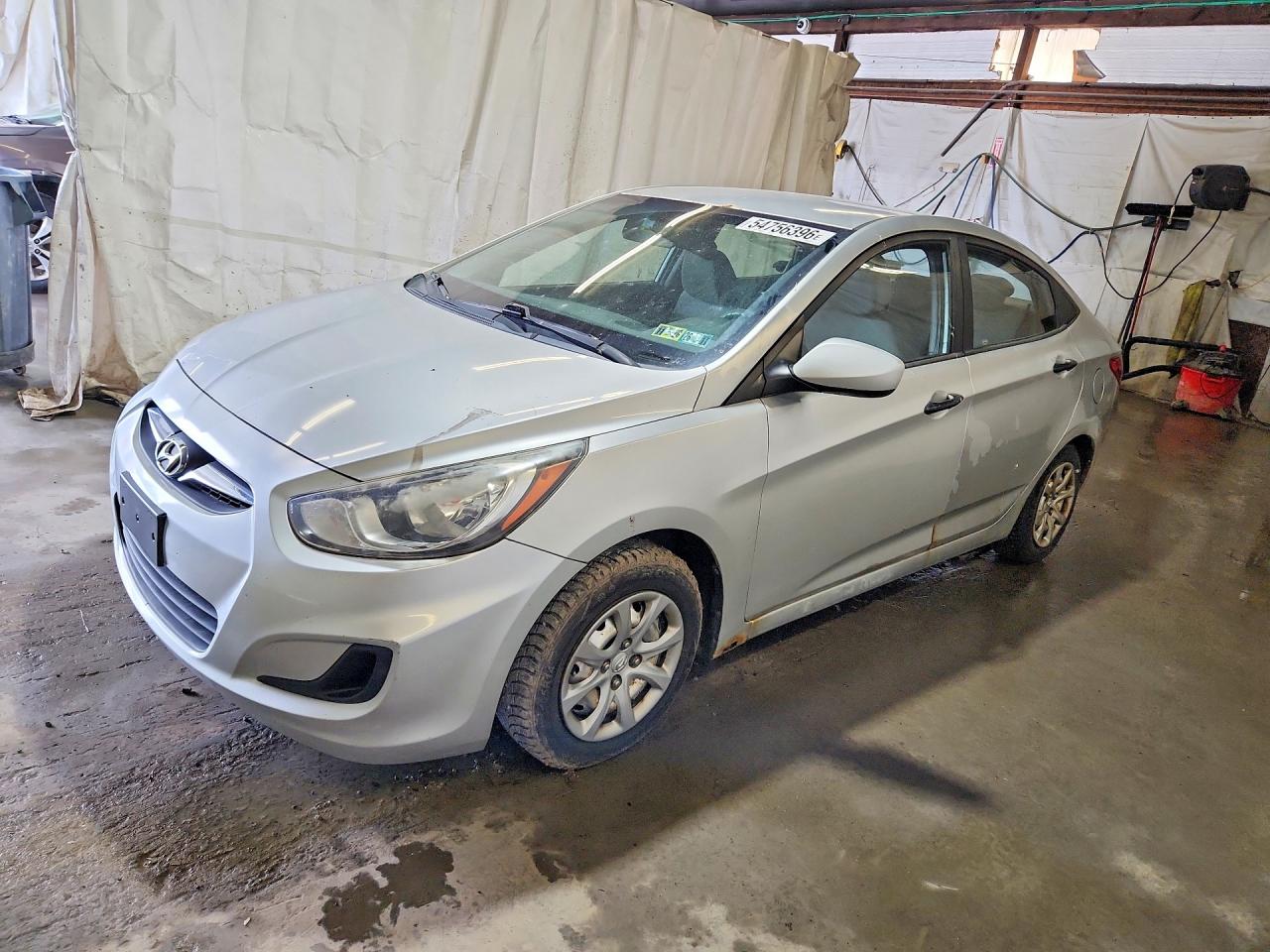 Salvage Hyundai ACCENT Image