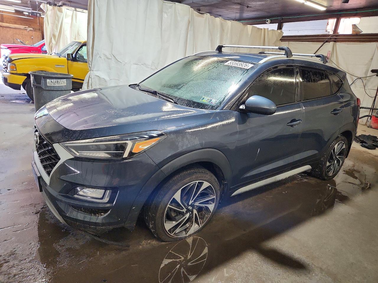 Salvage Hyundai TUCSON Image