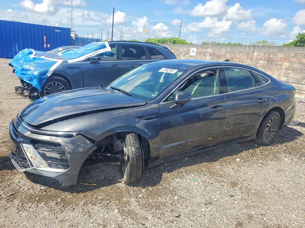 Salvage Hyundai SONATA Image