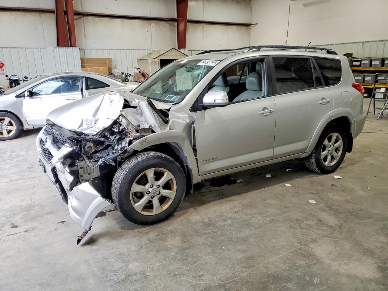 Salvage Toyota RAV4 Image